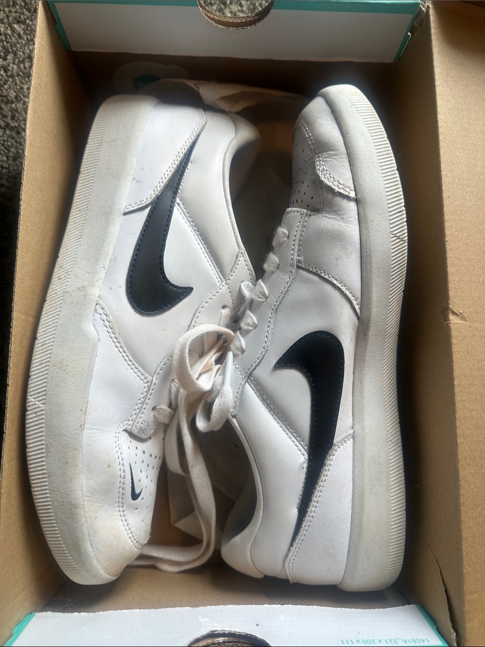 Nike SB Force men’s 9, womens 7.5